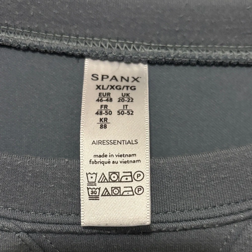 SPANX Women's Gray Crewneck - Picture 2 of 3